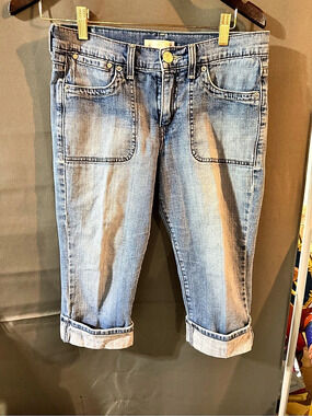 Levi Strauss & Co. Cropped Cuffed Jean shorts in Blue size 4